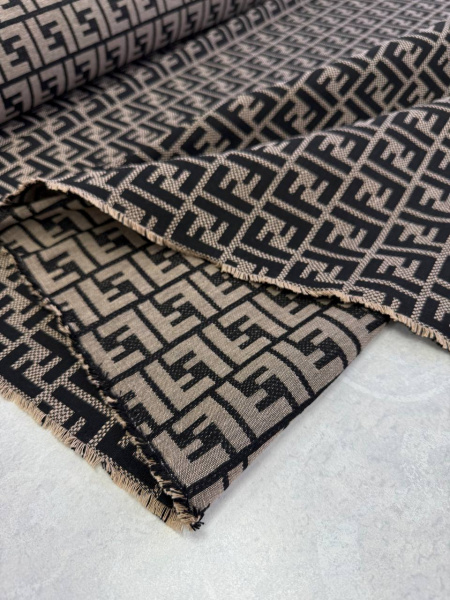 Жаккард FENDI в классической гамме бренда